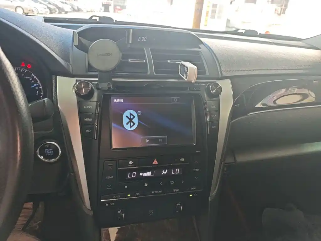 Toyota Camry — миниатюра 13