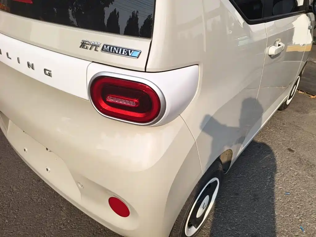 Wuling MINIEV — миниатюра 8