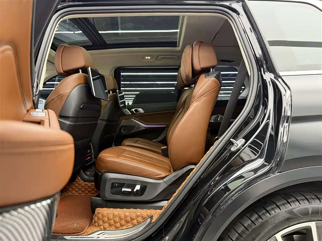 BMW X7 — миниатюра 9