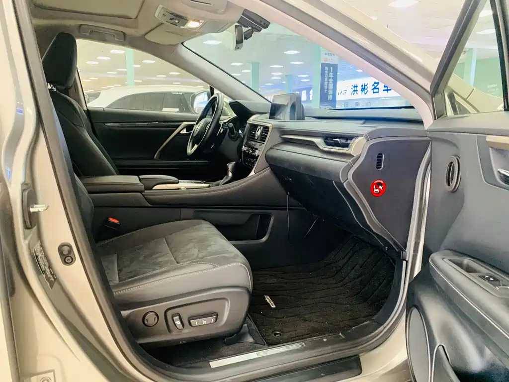 Lexus RX — миниатюра 9