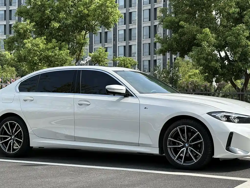 BMW 3 Series — миниатюра 3