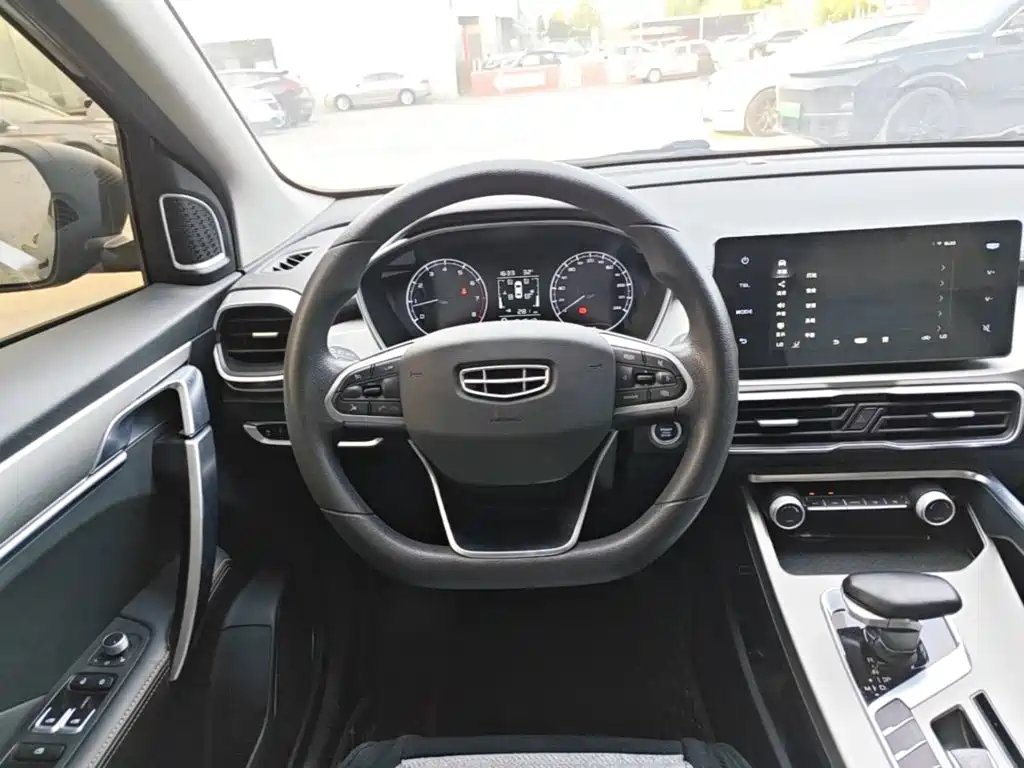 Geely Binyue — миниатюра 11