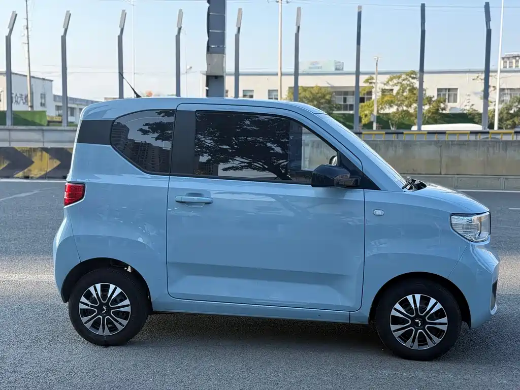 Wuling MINIEV — миниатюра 4