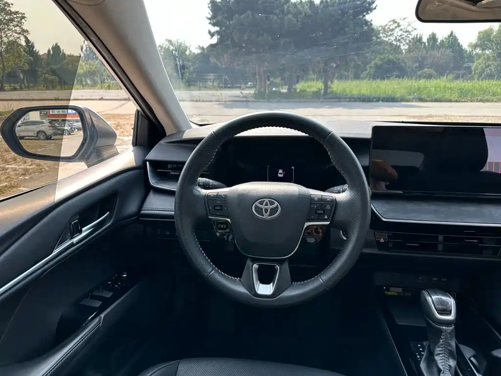 Toyota Camry — миниатюра 21