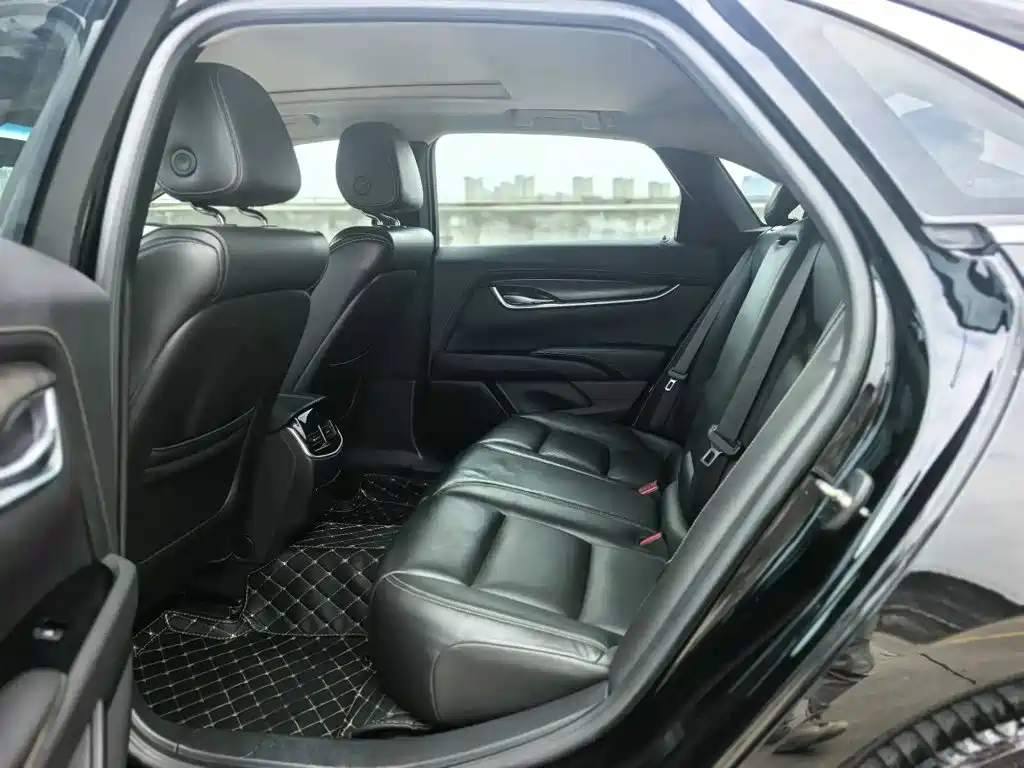 Cadillac XTS — миниатюра 6