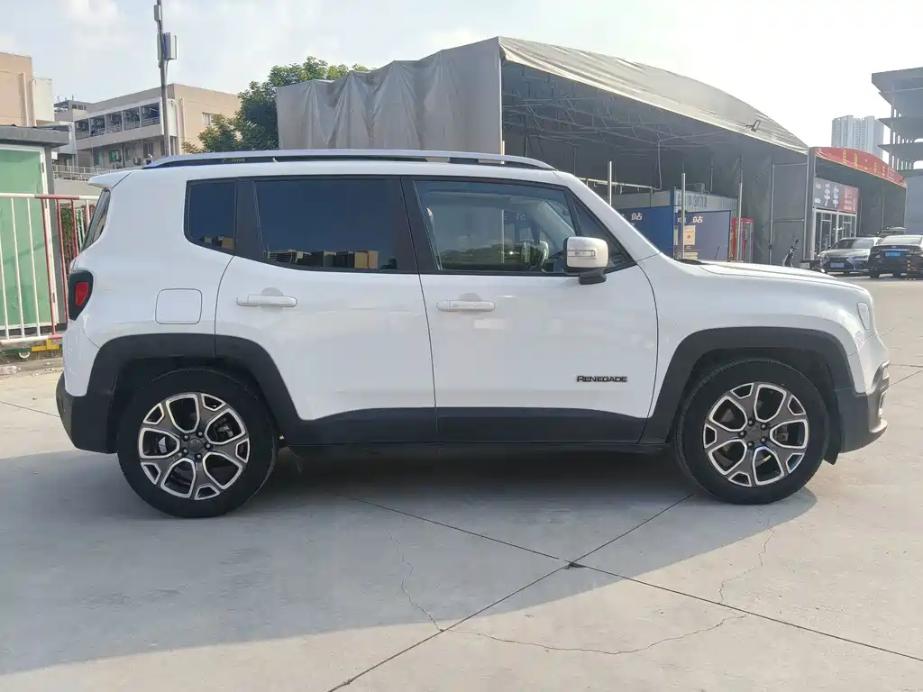 Jeep Renegade — миниатюра 8