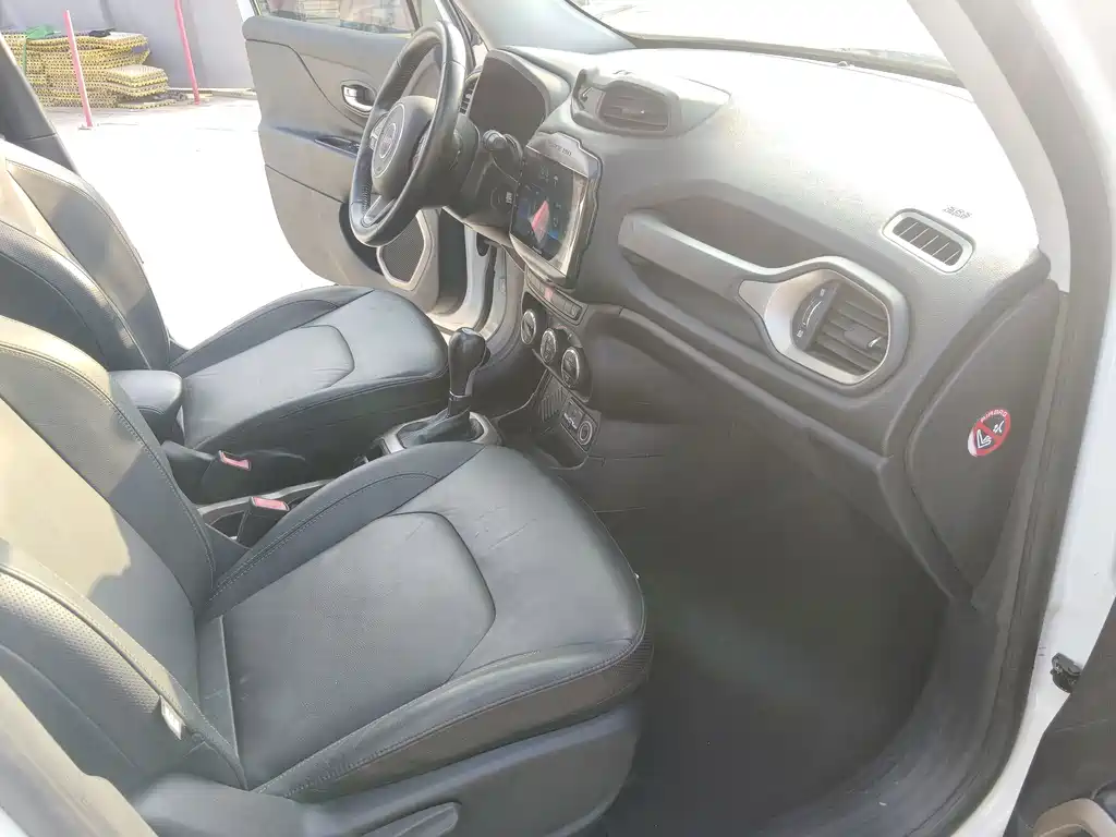 Jeep Renegade — миниатюра 15