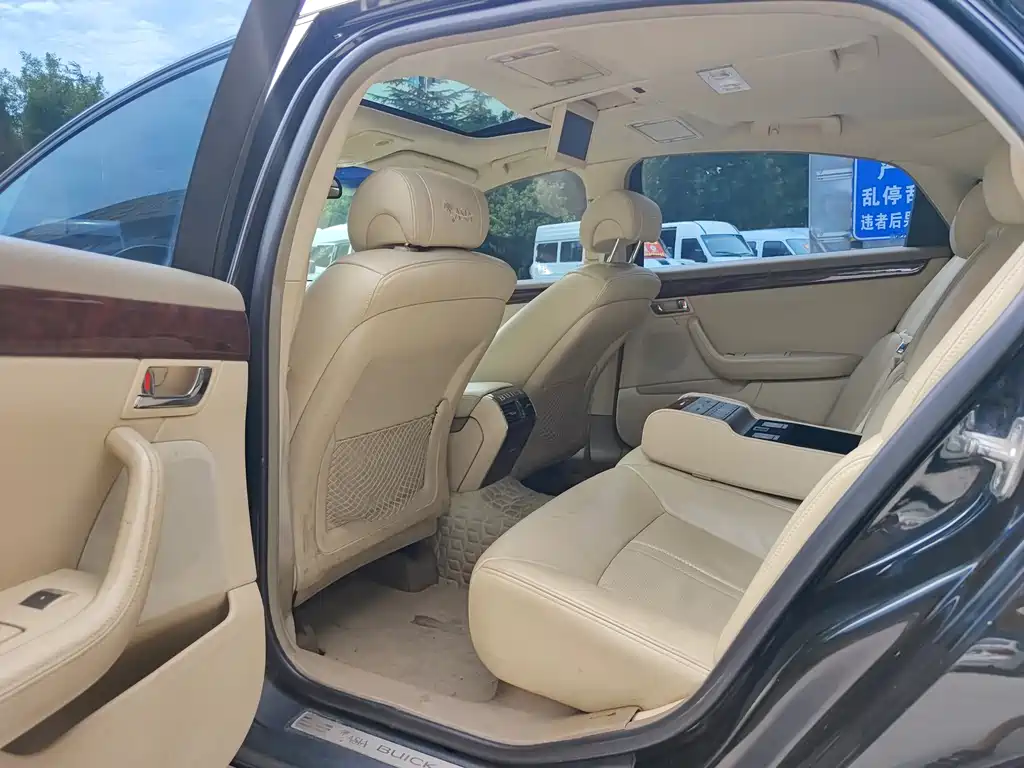 Buick Park Avenue — миниатюра 7