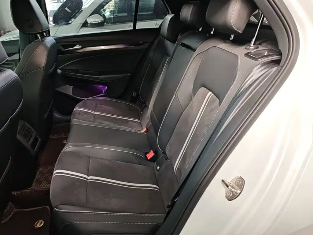 Volkswagen Golf — миниатюра 17