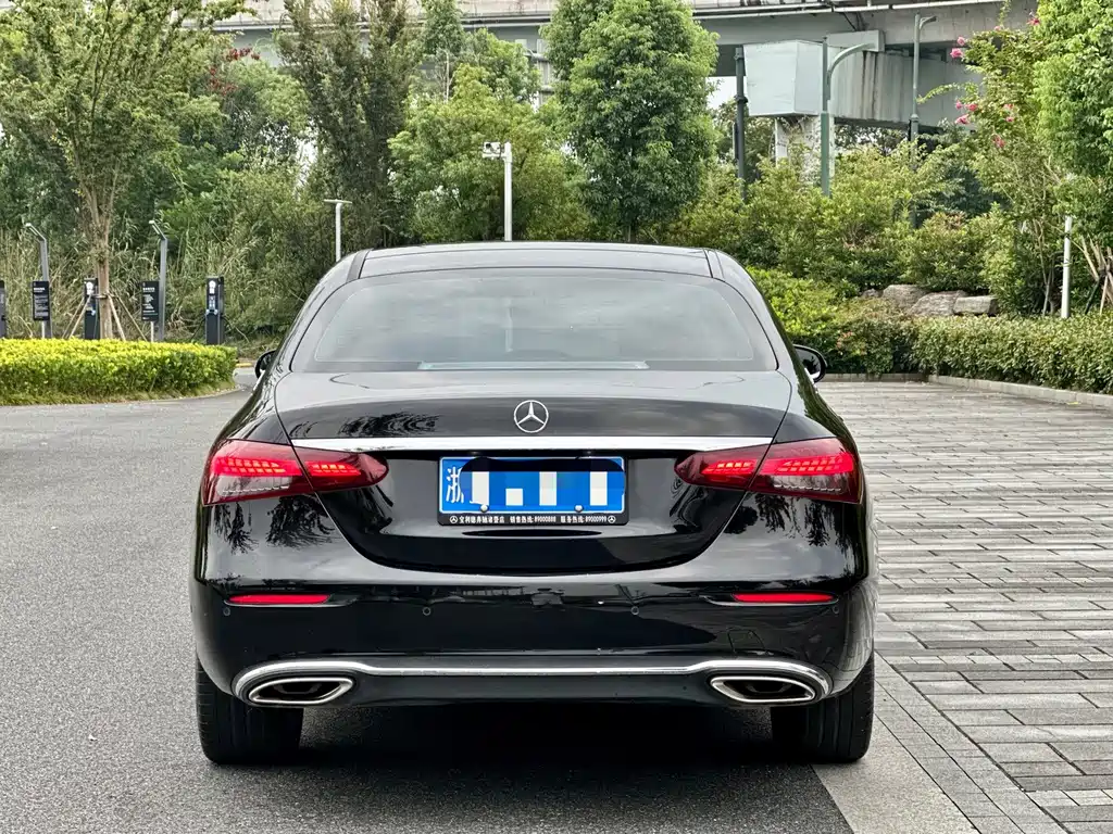 Mercedes-Benz E-Class — миниатюра 5