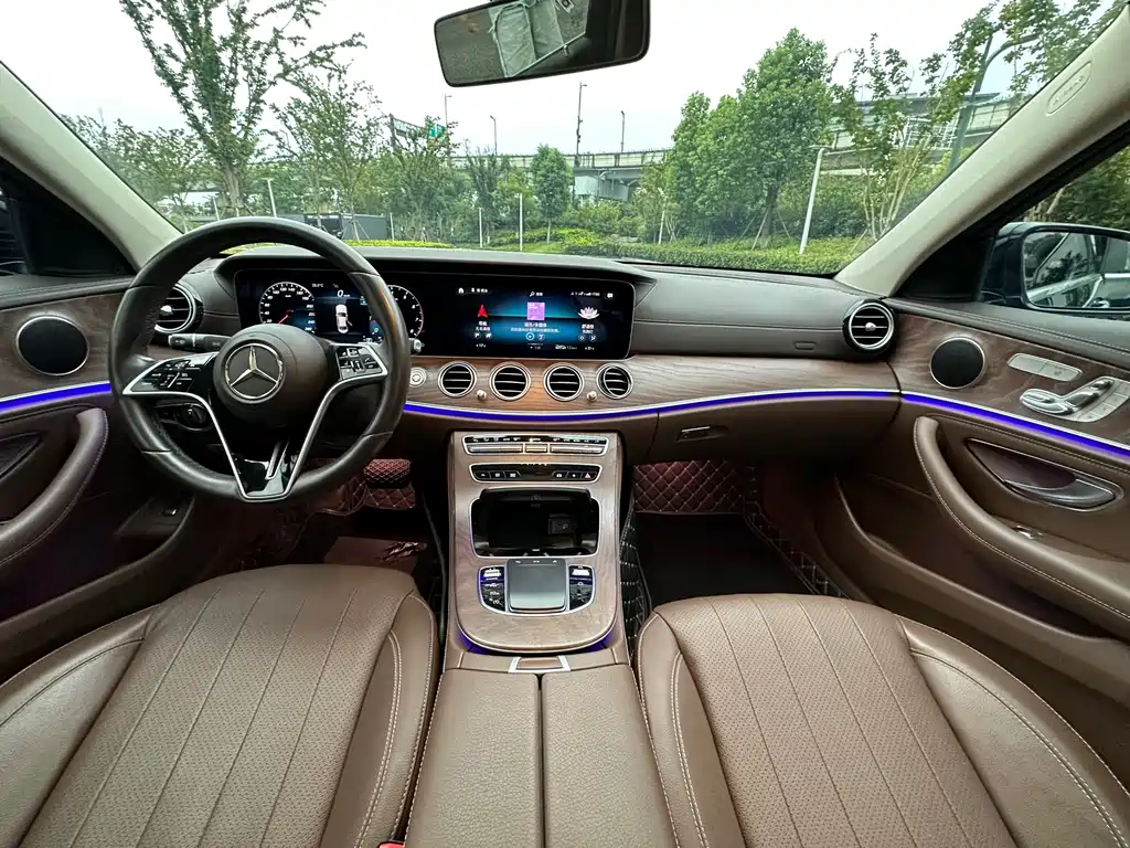 Mercedes-Benz E-Class — миниатюра 8