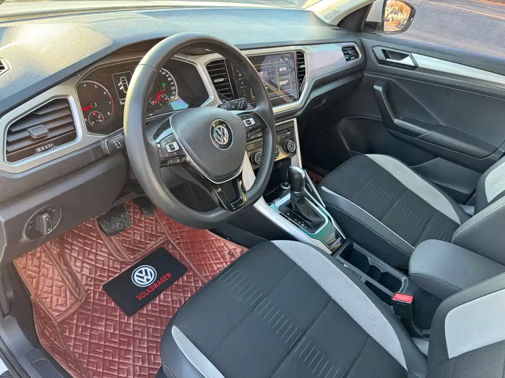 VOLKSWAGEN T ROC EXPLORING SONGS