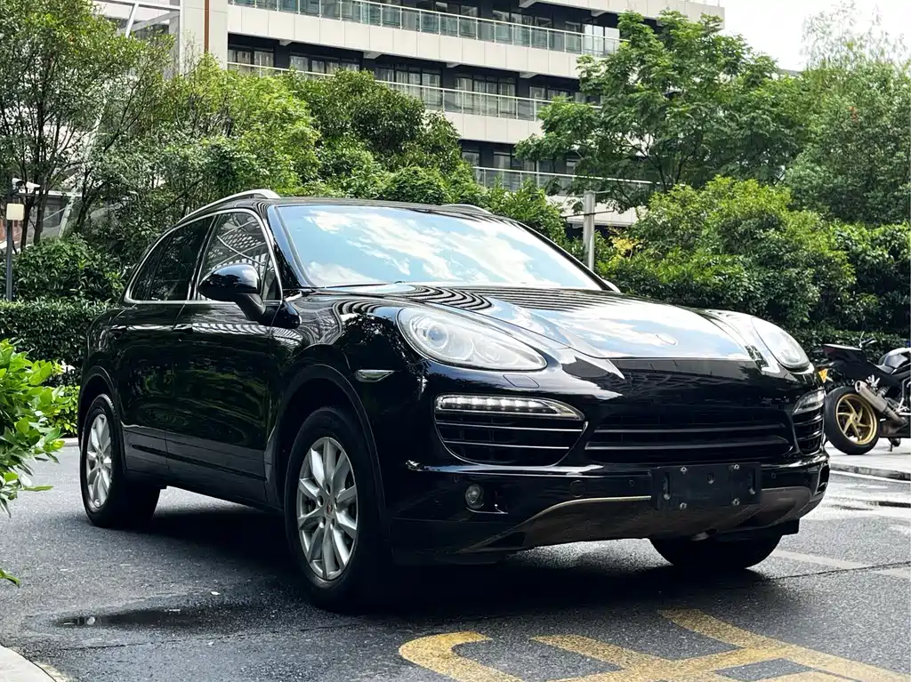 Porsche Cayenne — миниатюра 3