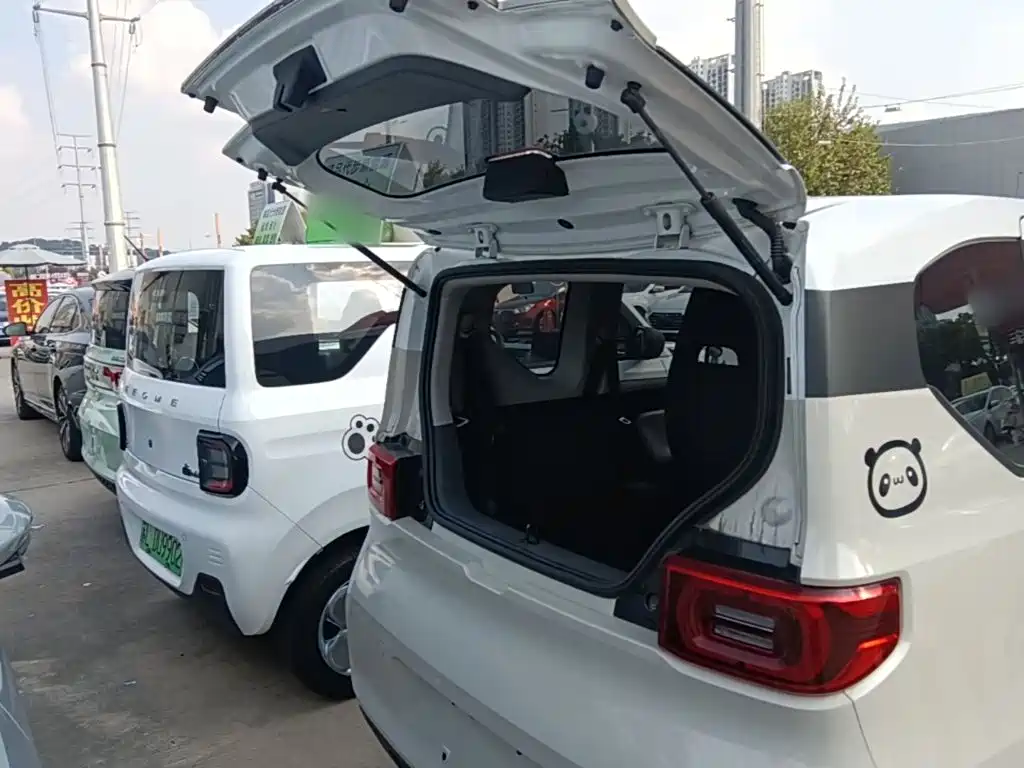 Wuling MINIEV — миниатюра 19