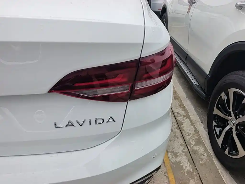 Volkswagen Lavida — миниатюра 8