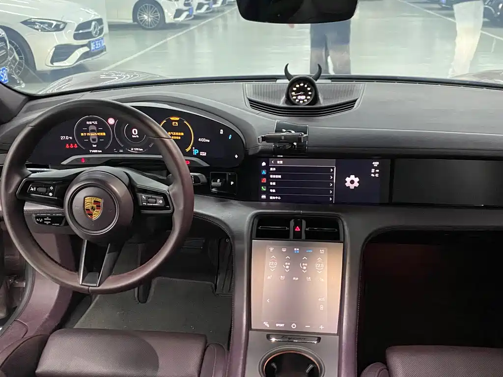 Porsche Taycan — миниатюра 9