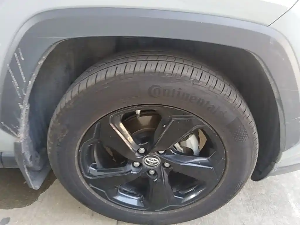 Toyota RAV4 — миниатюра 12