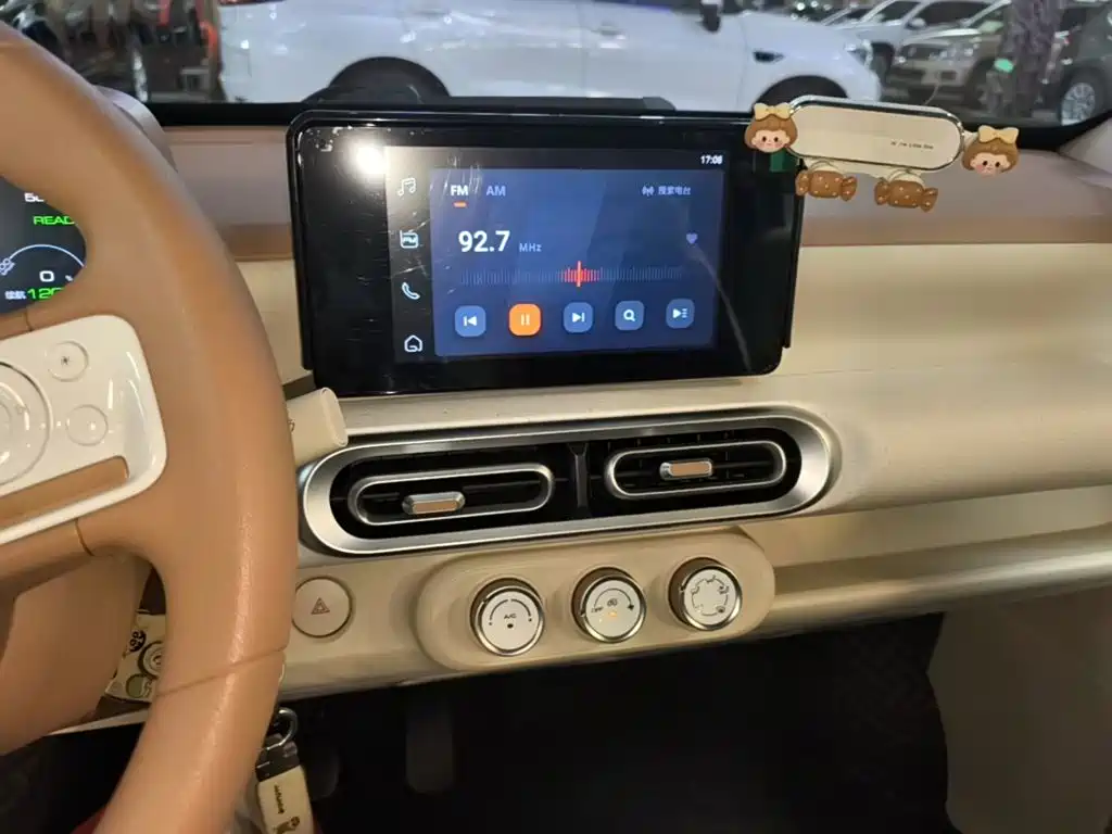 Wuling MINIEV — миниатюра 13