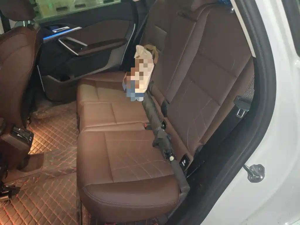 BMW iX1 — миниатюра 13