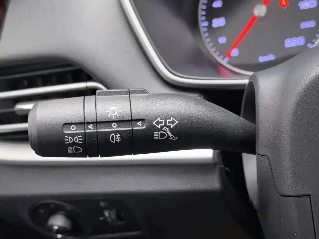 Roewe RX3 — миниатюра 21
