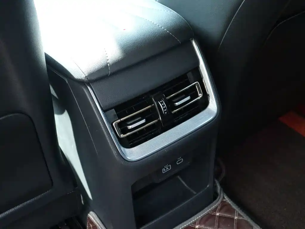 Hongqi Hongqi H5 — миниатюра 18