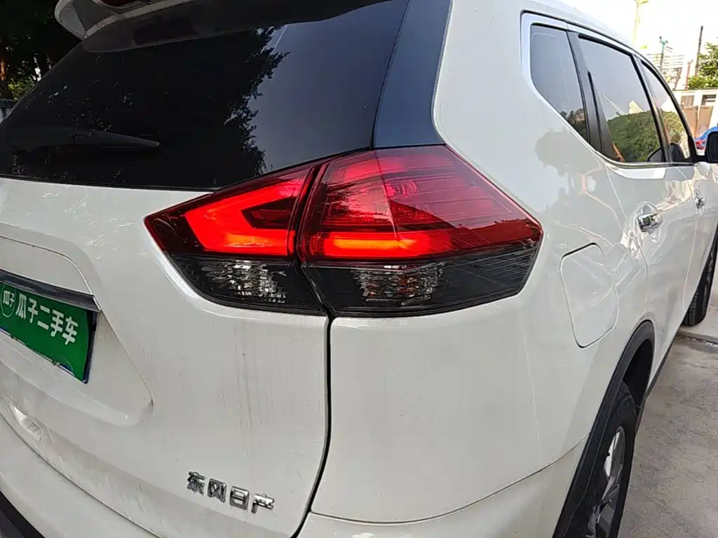 Nissan X-Trail — миниатюра 8