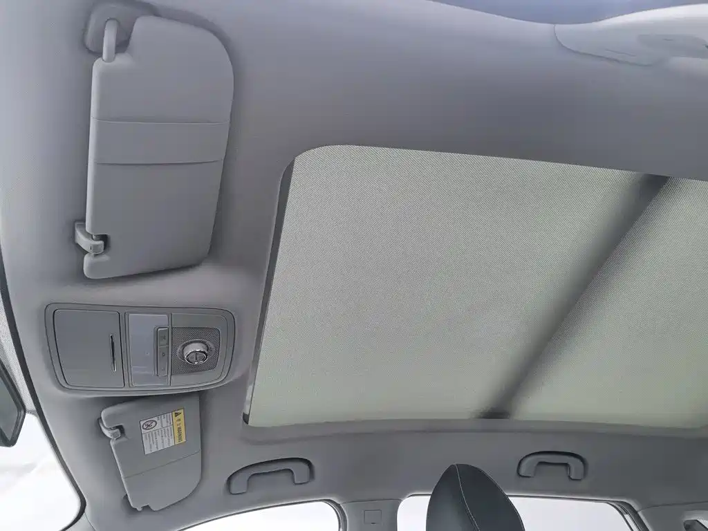 Roewe RX3 — миниатюра 14