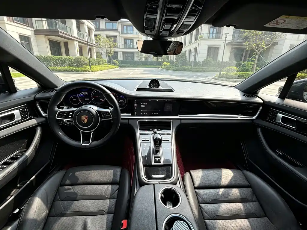 Porsche Panamera — миниатюра 4