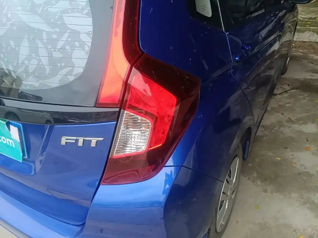 Honda Fit — миниатюра 8
