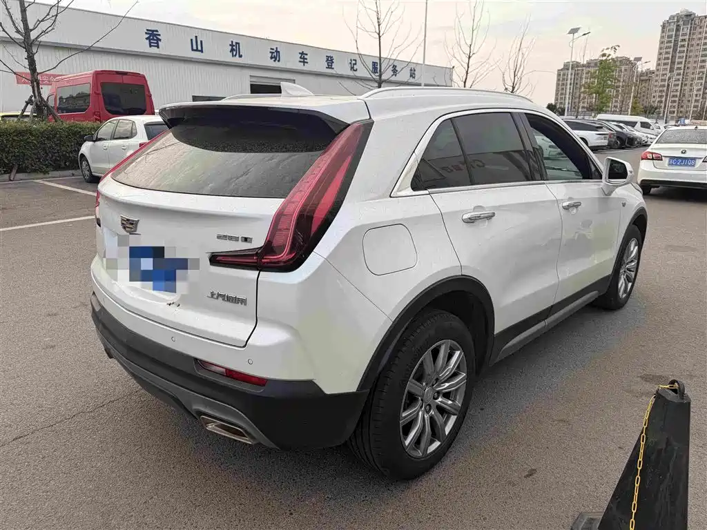 Cadillac XT4 — миниатюра 8