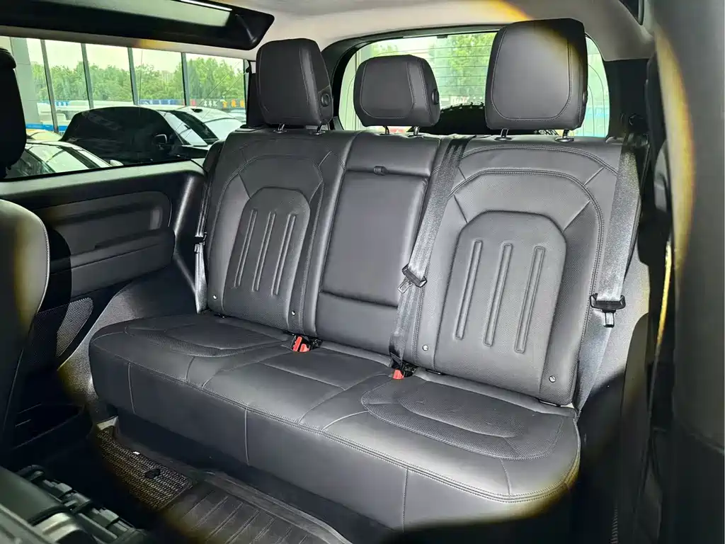 Land Rover Defender — миниатюра 5