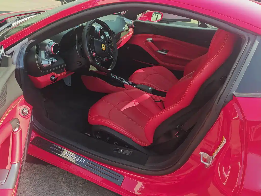 Ferrari F8 — миниатюра 5