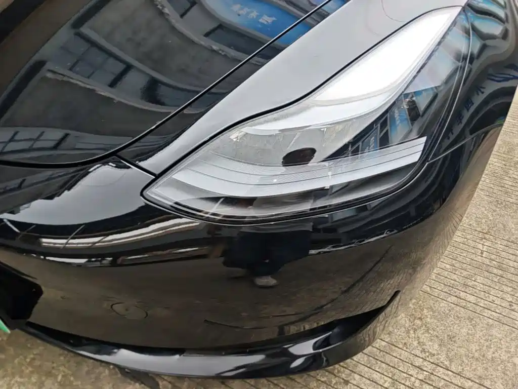Tesla Model 3 — миниатюра 24