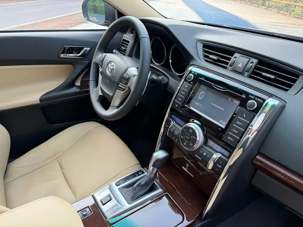 Toyota Reiz — миниатюра 14