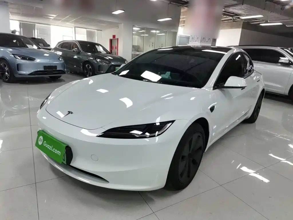 Tesla Model 3 — миниатюра 2