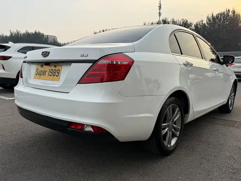 Geely Emgrand — миниатюра 6