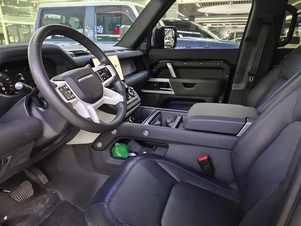 Land Rover Defender — миниатюра 7