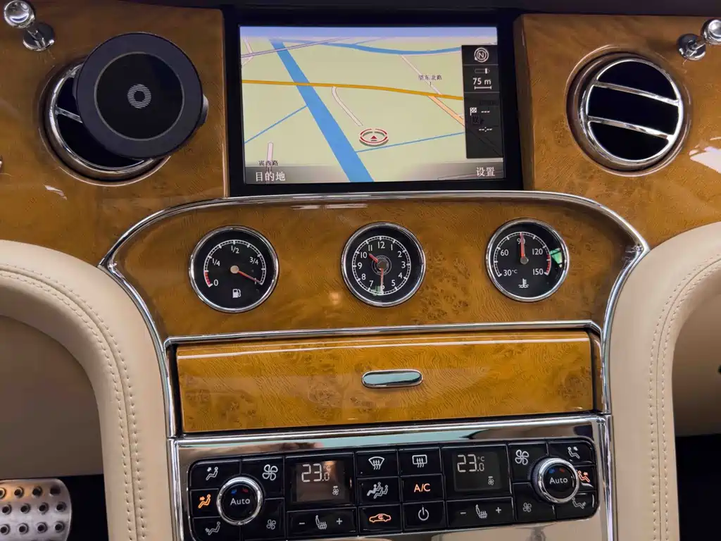 Bentley Mulsanne — миниатюра 24