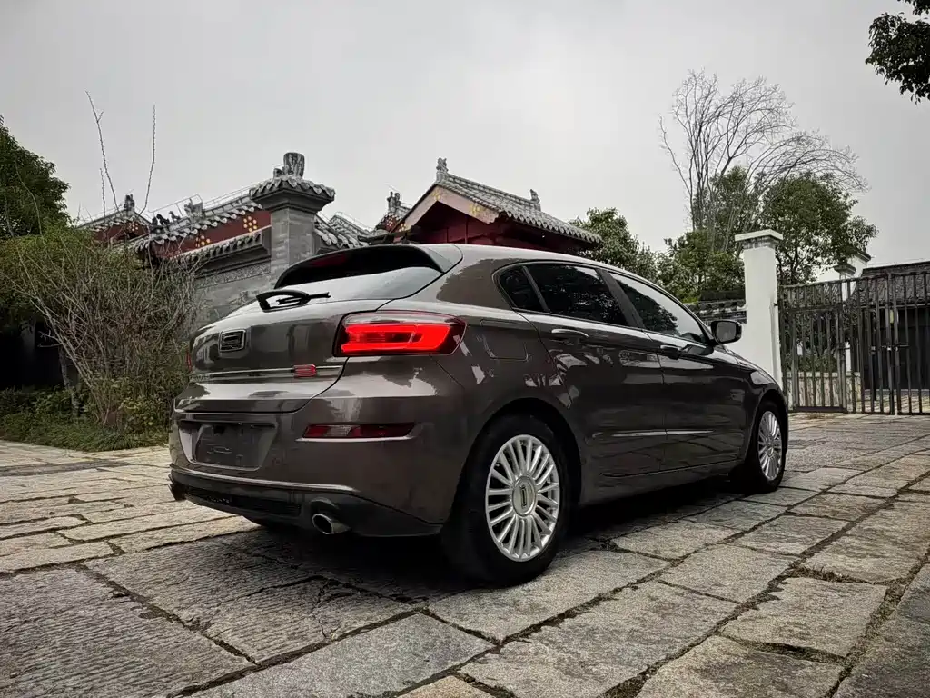 Qoros Qoros 3 — миниатюра 6