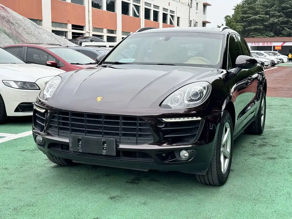 Porsche Macan — миниатюра 3