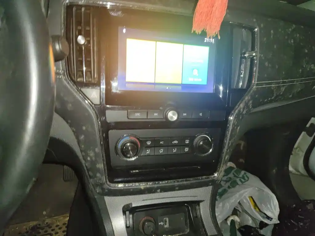 Roewe RX5 — миниатюра 10