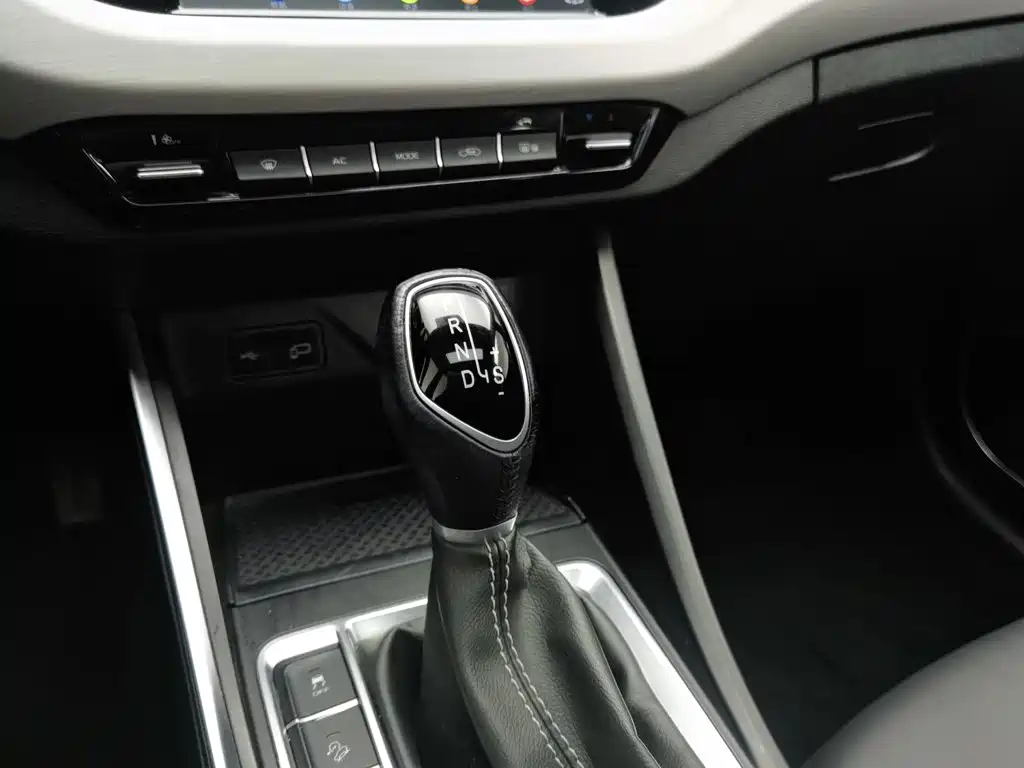 Geely Vision X3 — миниатюра 13