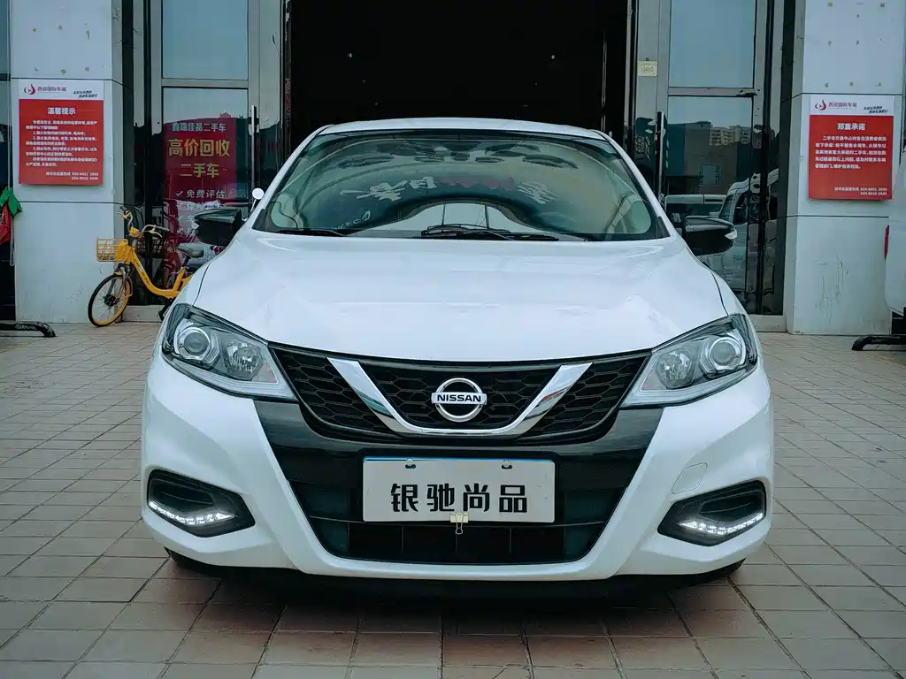 Nissan Tiida — миниатюра 3
