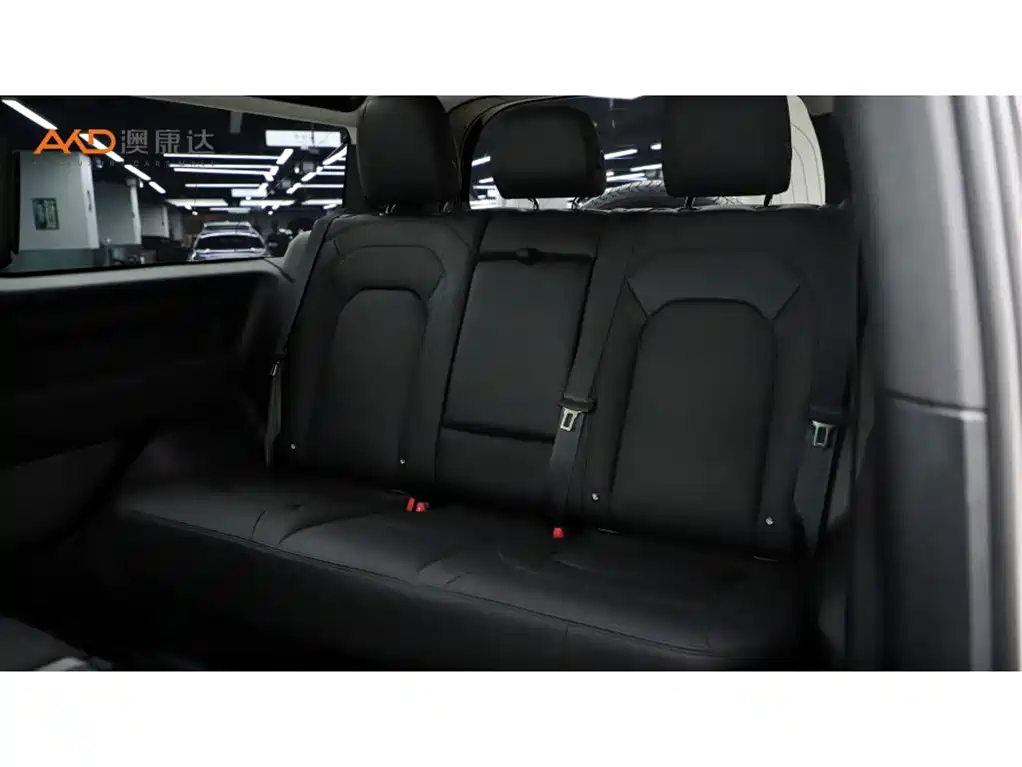 Land Rover Defender — миниатюра 7