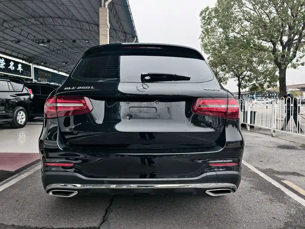 MERCEDES-BENZ GLC