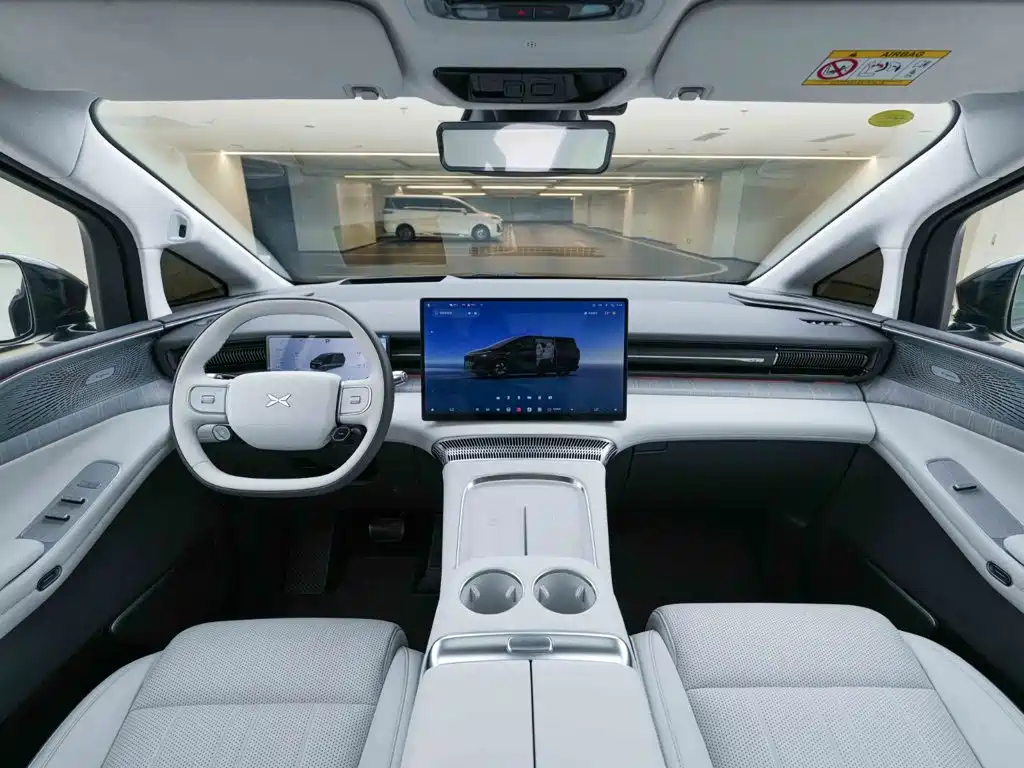 XPeng X9 — миниатюра 21
