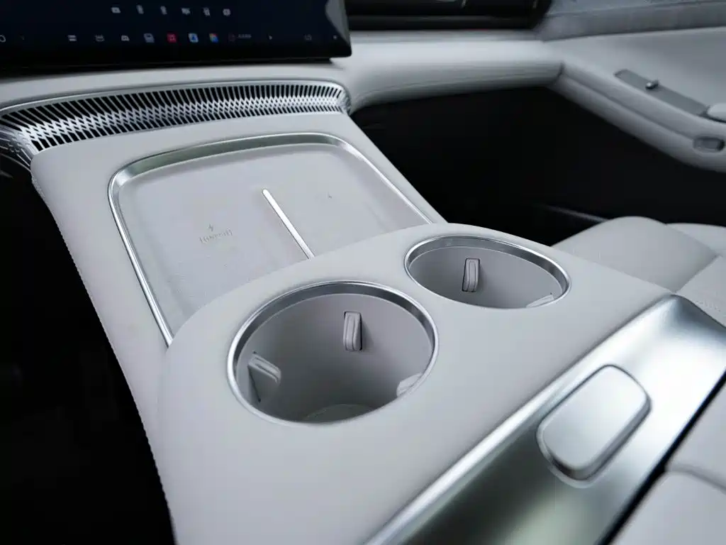 XPeng X9 — миниатюра 23