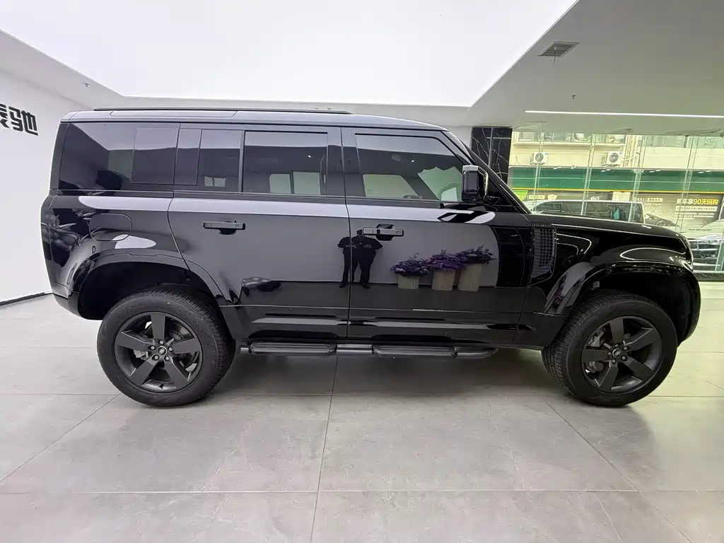 Land Rover Defender — миниатюра 6