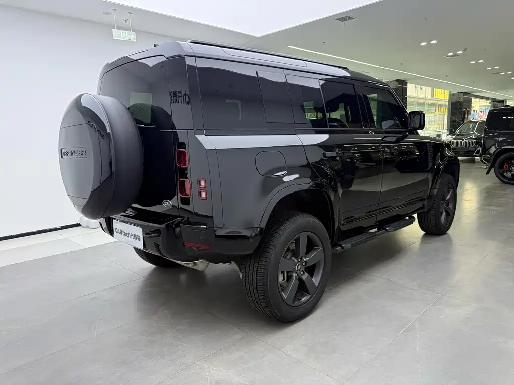 Land Rover Defender — миниатюра 3