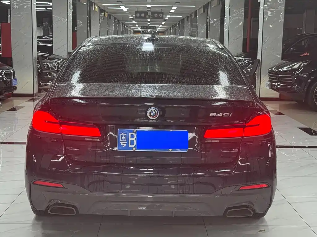 BMW 5 Series (Import) — миниатюра 9